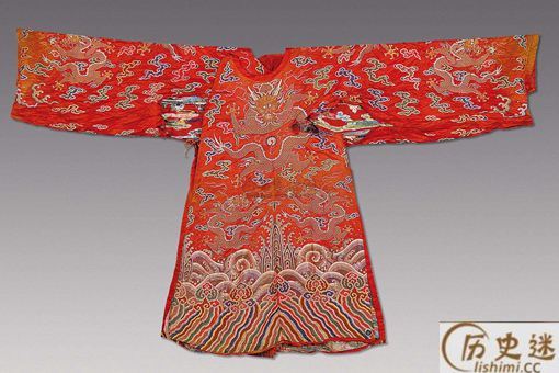 龙袍为什么要有一条龙在衣襟里面