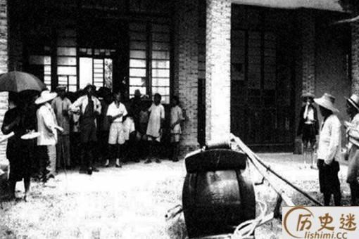 黄金荣收养的2米5的巨人是谁