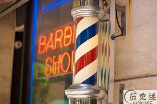 理发店的红白蓝旋转灯柱是怎么来的