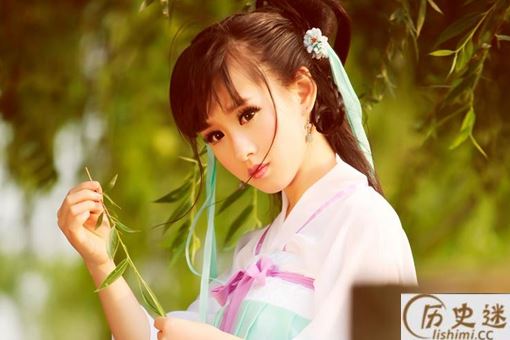 古人的衣服为什么那么长要拖在地上