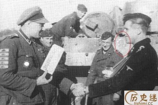 二战一辆德国坦克上印着中国的倒“福”字,这是怎么回事