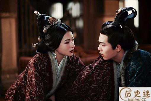 汉献帝主动让位曹操和曹丕为什么都不接受