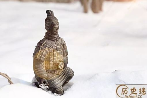 兵马俑手上为什么没武器
