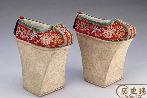 清朝人为什么要穿看起来十分不舒服的花盆底鞋