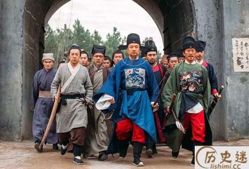 七品芝麻官一年能拿多少工资呢