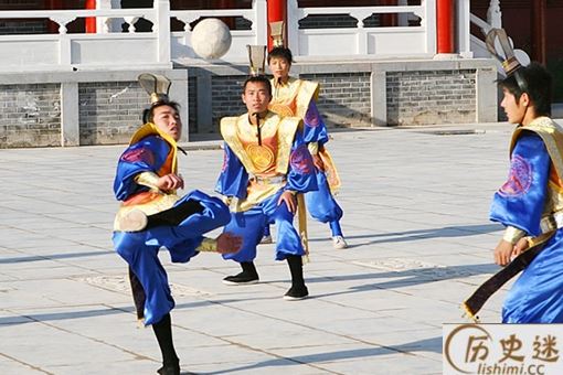 古代蹴鞠是如何成为世界足球的