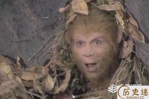 孙悟空不在五行中,为何被压在山下不能施展法术