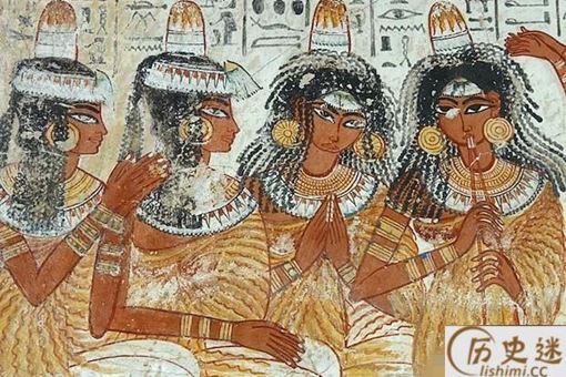 盘点人类历史上的8个奇葩的时尚潮流