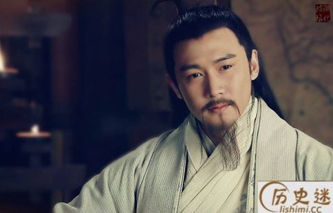 卧龙凤雏得一可安天下后一句话是什么