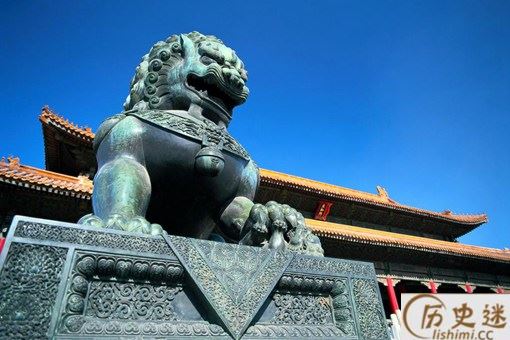 石狮子嘴里的球是怎样放进去的