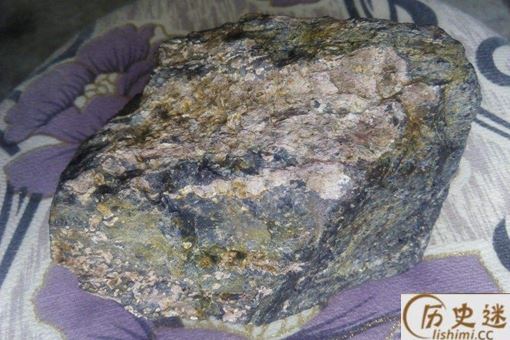 五彩陨石是什么