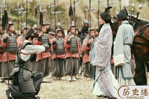 汉献帝主动让位曹操和曹丕为什么都不接受