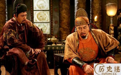 龙袍大多都是黄色,为什么秦汉时期的龙袍是黑色