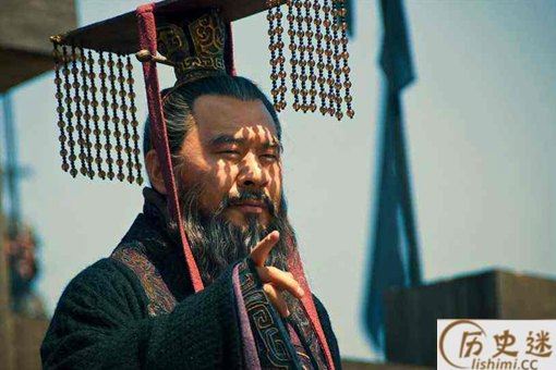 曹操学狗叫,为什么只有许褚敢笑出来