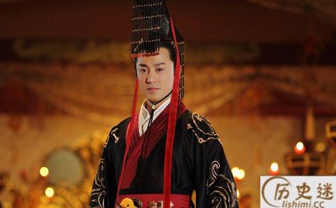 龙袍大多都是黄色,为什么秦汉时期的龙袍是黑色