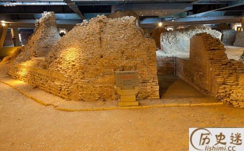 传说中的雷峰塔倒塌以后发现了哪些稀世珍宝