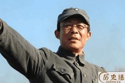 一军中女护士当年救下一小兵,22年后小兵成为了司令