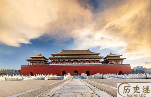 宗人府、内务府、詹事府都是分别负责干嘛的