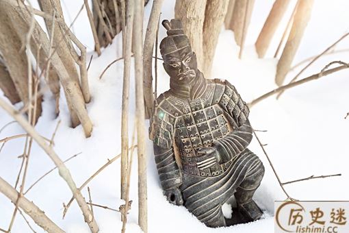 兵马俑手上为什么没武器