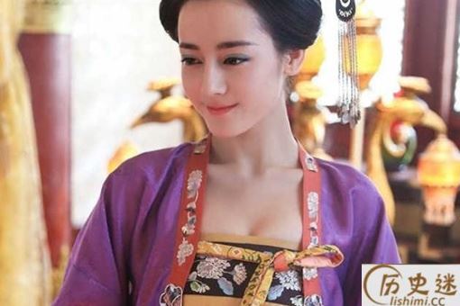 唐朝女人为什么都喜欢坦胸露乳