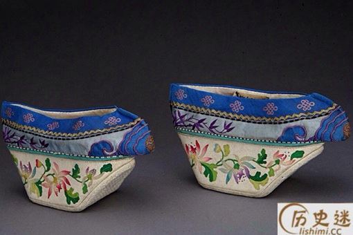 清朝人为什么要穿看起来十分不舒服的花盆底鞋