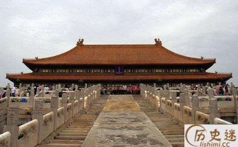 北京故宫的匾额上错别字为什么一直多年不改