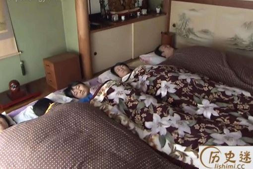 为何日本人喜欢睡地上不喜欢睡床