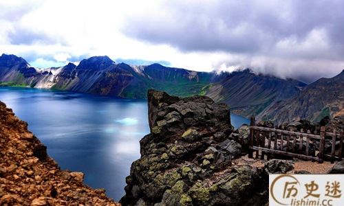 长白山青铜门是否真的存在