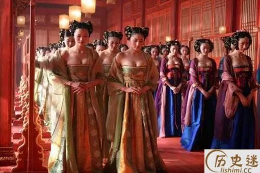 皇帝每天纳妾数十位,妻妾成群数量竟达上万!