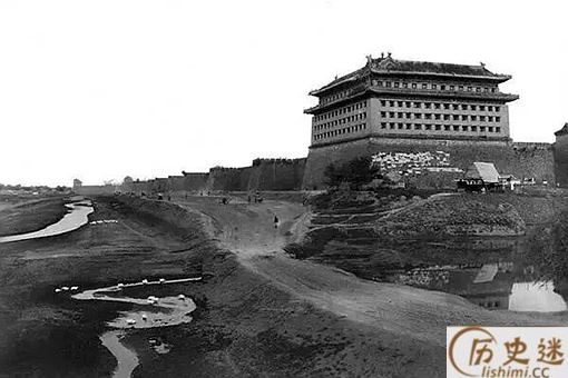 俯视北京城为什么西北角缺了一块