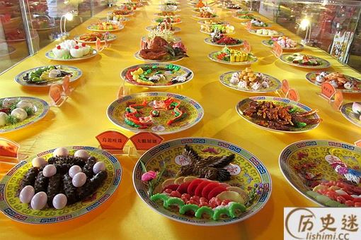 古代皇帝每天吃的饭真的有几百道菜吗