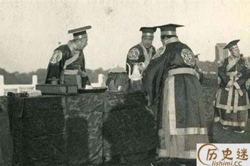 袁世凯的龙椅是什么样子的