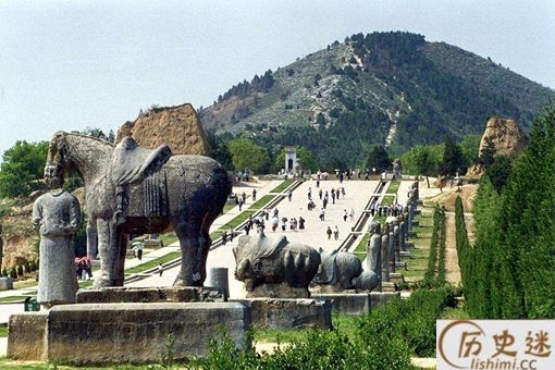 唐朝时期的武则天地宫乾陵埋葬了多少宝贝