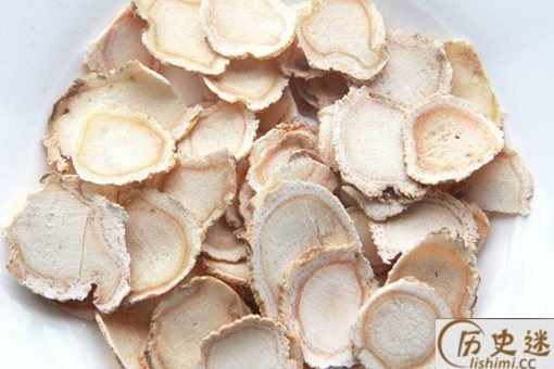 古代大臣上朝时口含一片人参是为什么