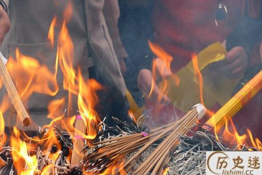 烧香习俗为什么不能两短一长