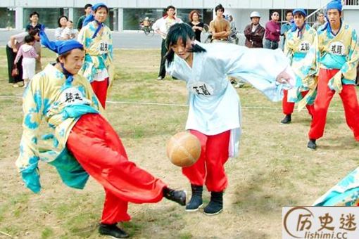 古代蹴鞠是如何成为世界足球的