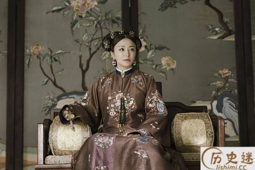 历史上乾隆对富察皇后和娴妃有什么区别