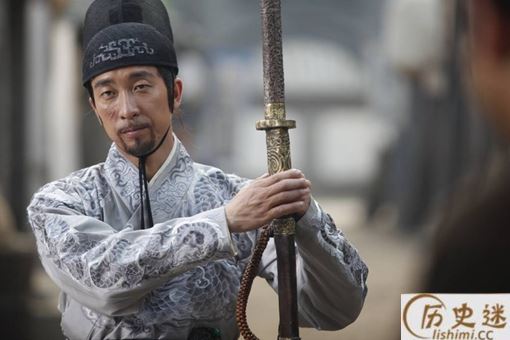 魏忠贤得势的时候,明朝为什么能压着皇太极打