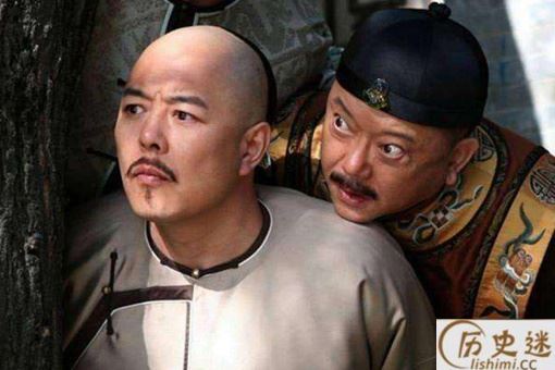 和珅为什么不巴结下嘉庆