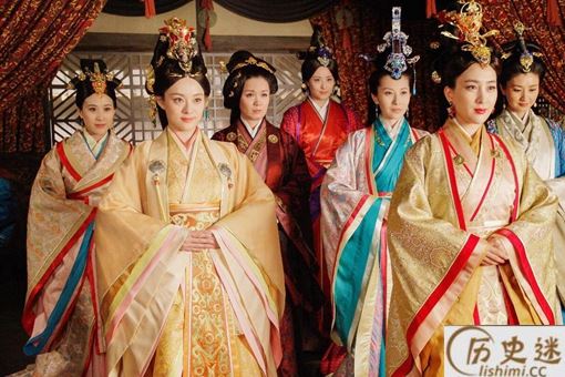 古代妻妾会一起做吗