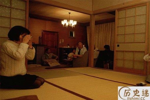 为何日本人喜欢睡地上不喜欢睡床