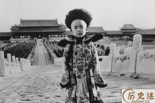 溥仪小时候宫女对他做了什么