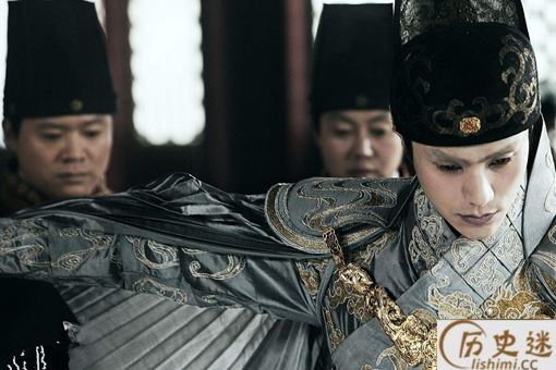 皇帝为何用太监伺候,而不用美貌的宫女呢