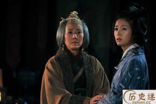 刘备张飞的妻子是敌方阵营的亲戚,那么关羽的妻子又什么谁的亲戚