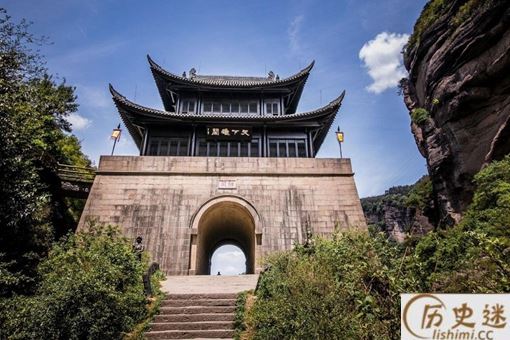 荆州应该是刘备幸苦打下来的,为什么都说是借东吴的呢