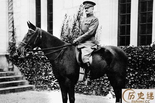 美国的五星上将军衔才位居第三,前两个至今只有两个人获得,这两人是谁