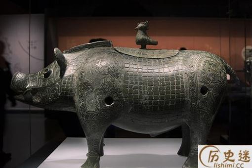 农村父子盖新房,却挖出一只“猪”,考古学家到了后说"继续挖"。