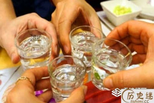豆腐下酒,不如喂狗是什么意思