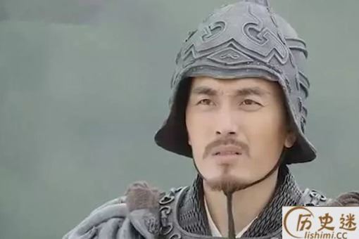 蜂拥而来什么意思
