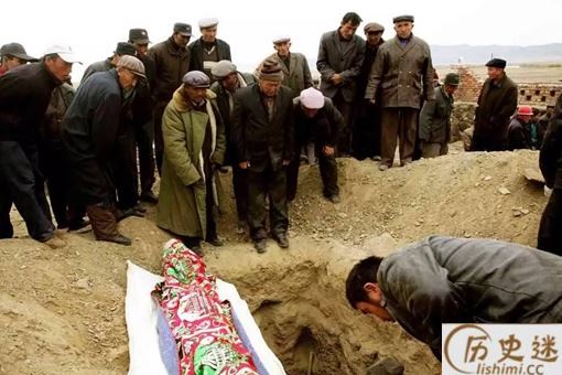 人死后脸上盖白布是什么样的丧葬习俗